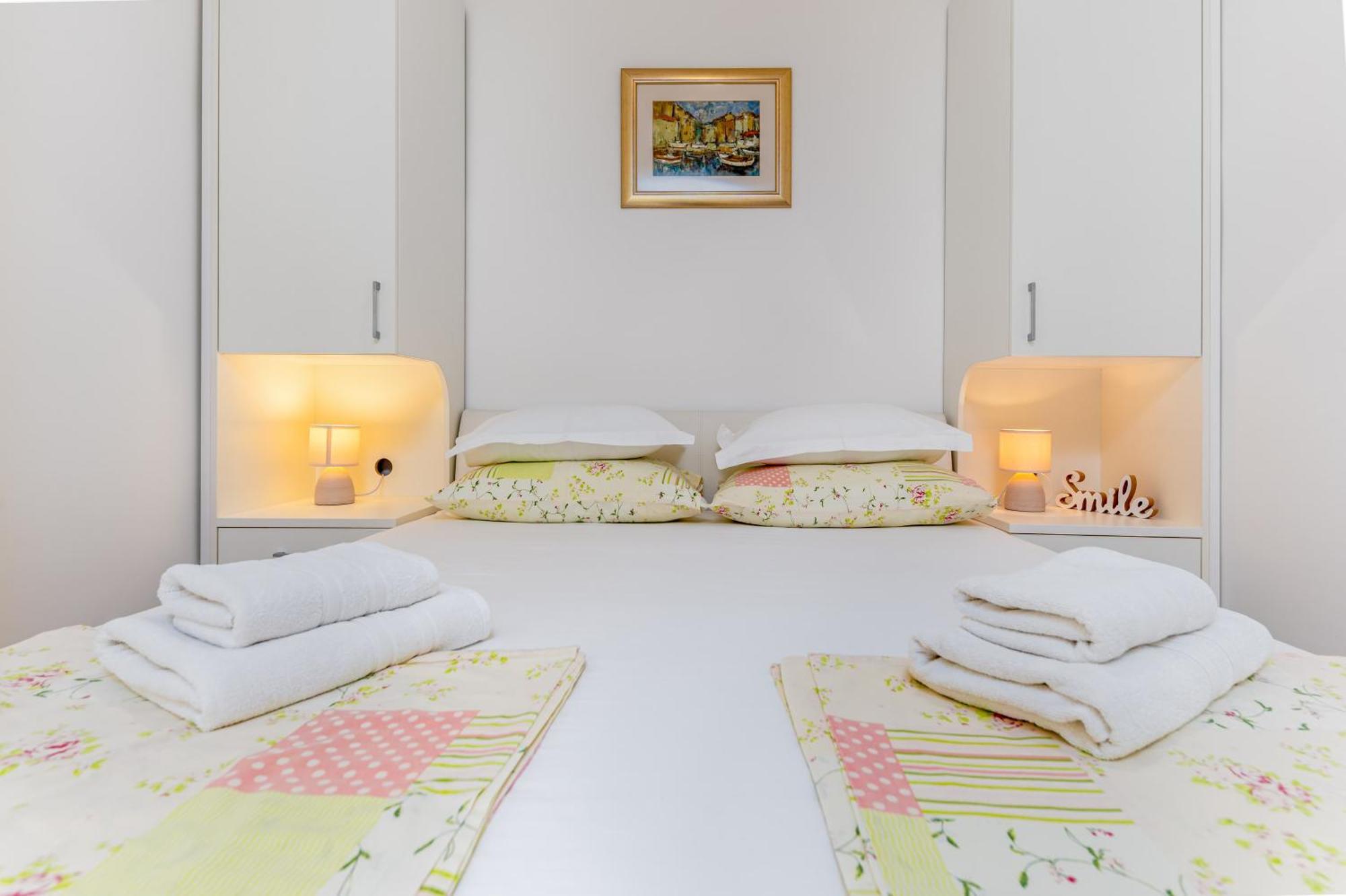 Apartments Gisela Makarska Oda fotoğraf