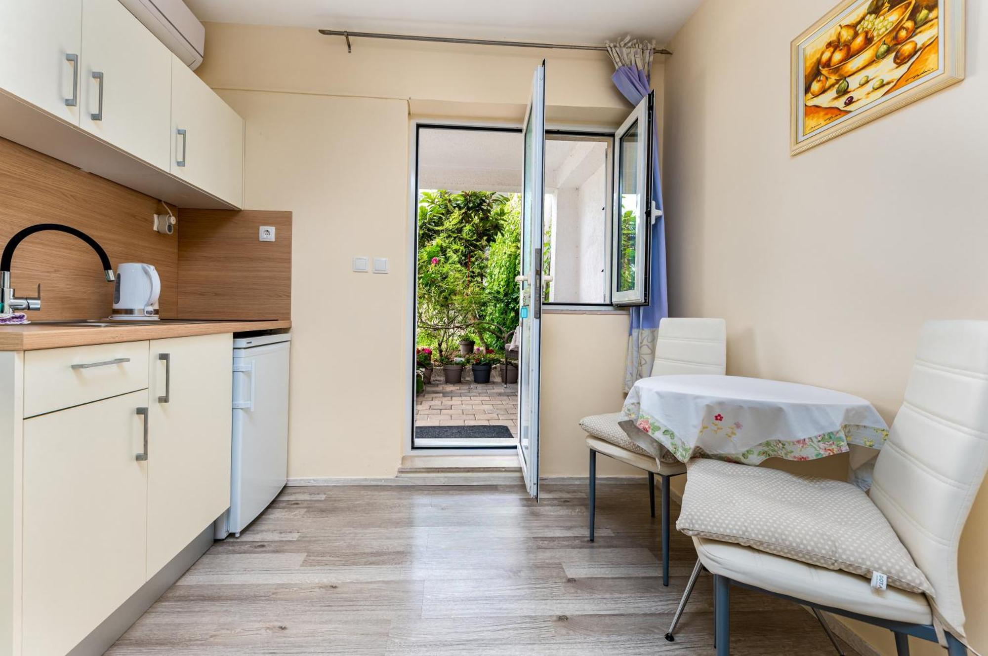 Apartments Gisela Makarska Oda fotoğraf