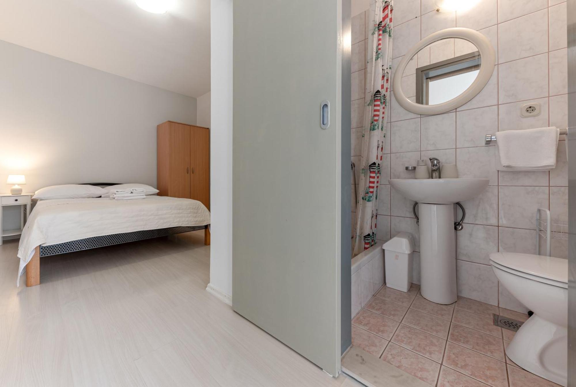 Apartments Gisela Makarska Oda fotoğraf