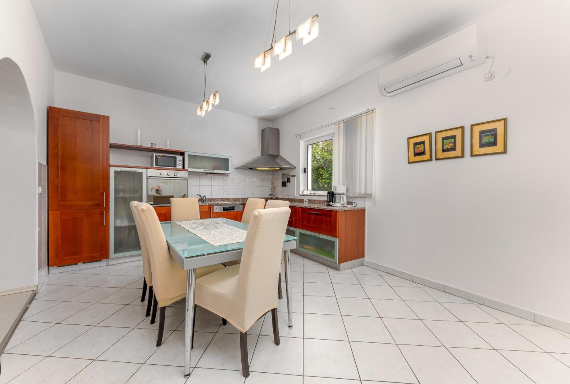 Apartments Gisela Makarska Oda fotoğraf