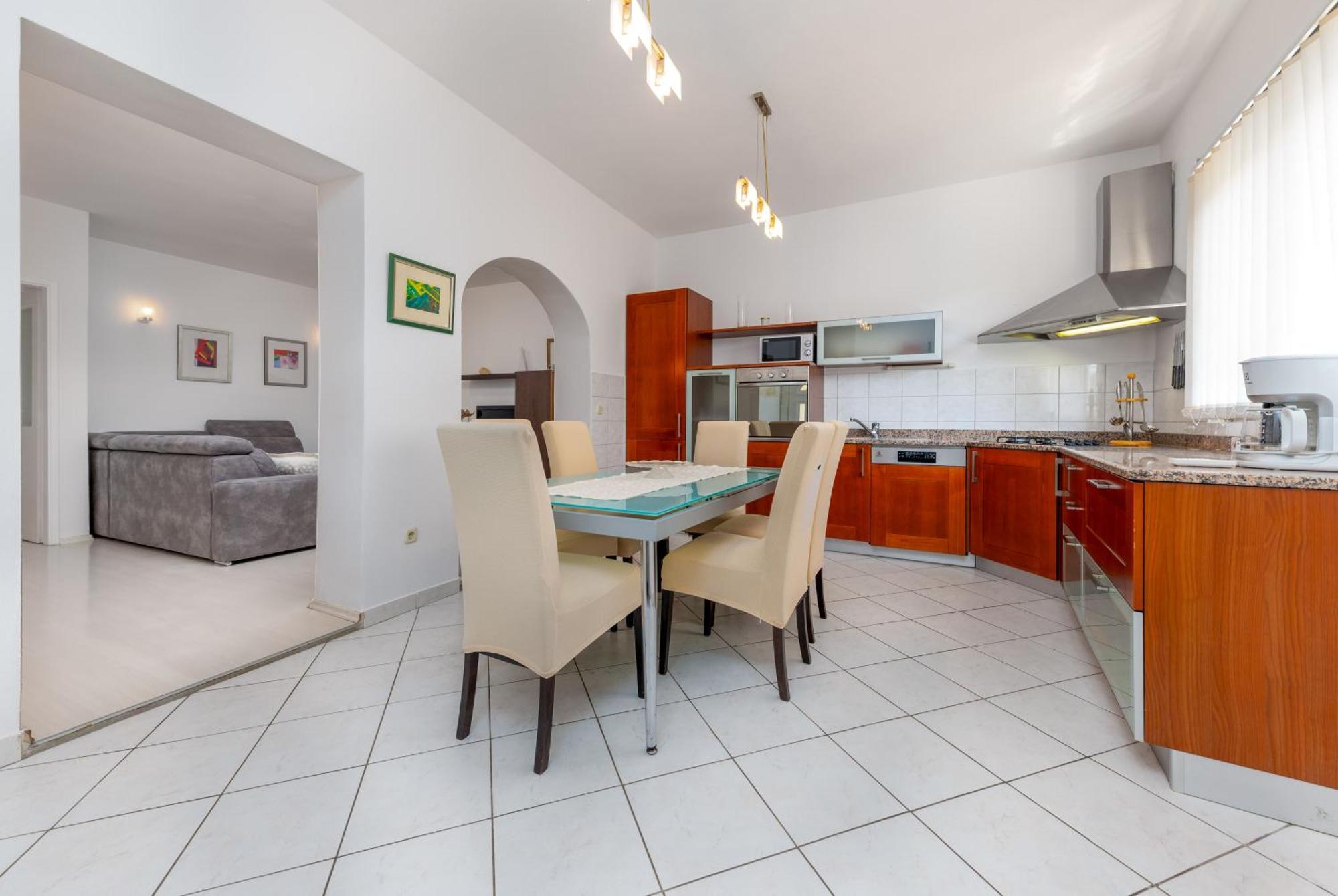 Apartments Gisela Makarska Oda fotoğraf